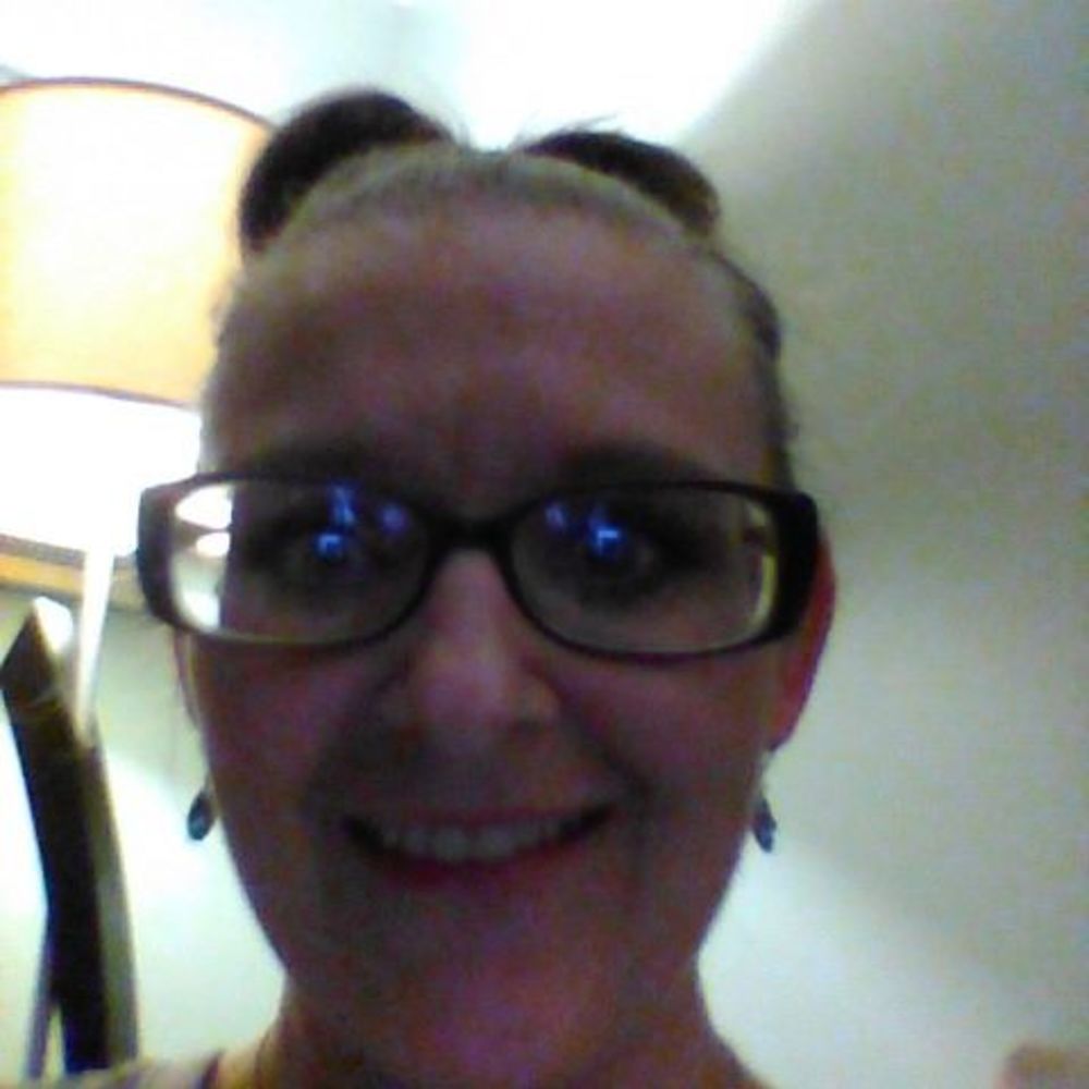 Meet your Posher, Elisha